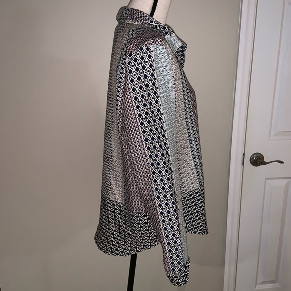 Boohoo Aztec print blouse size us 8 - Picture 2 of 4